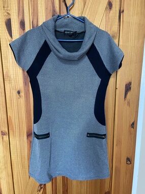 Mela London Sleeveless Cowl Neck Knit Tunic with Zip Pockets - Black & grey